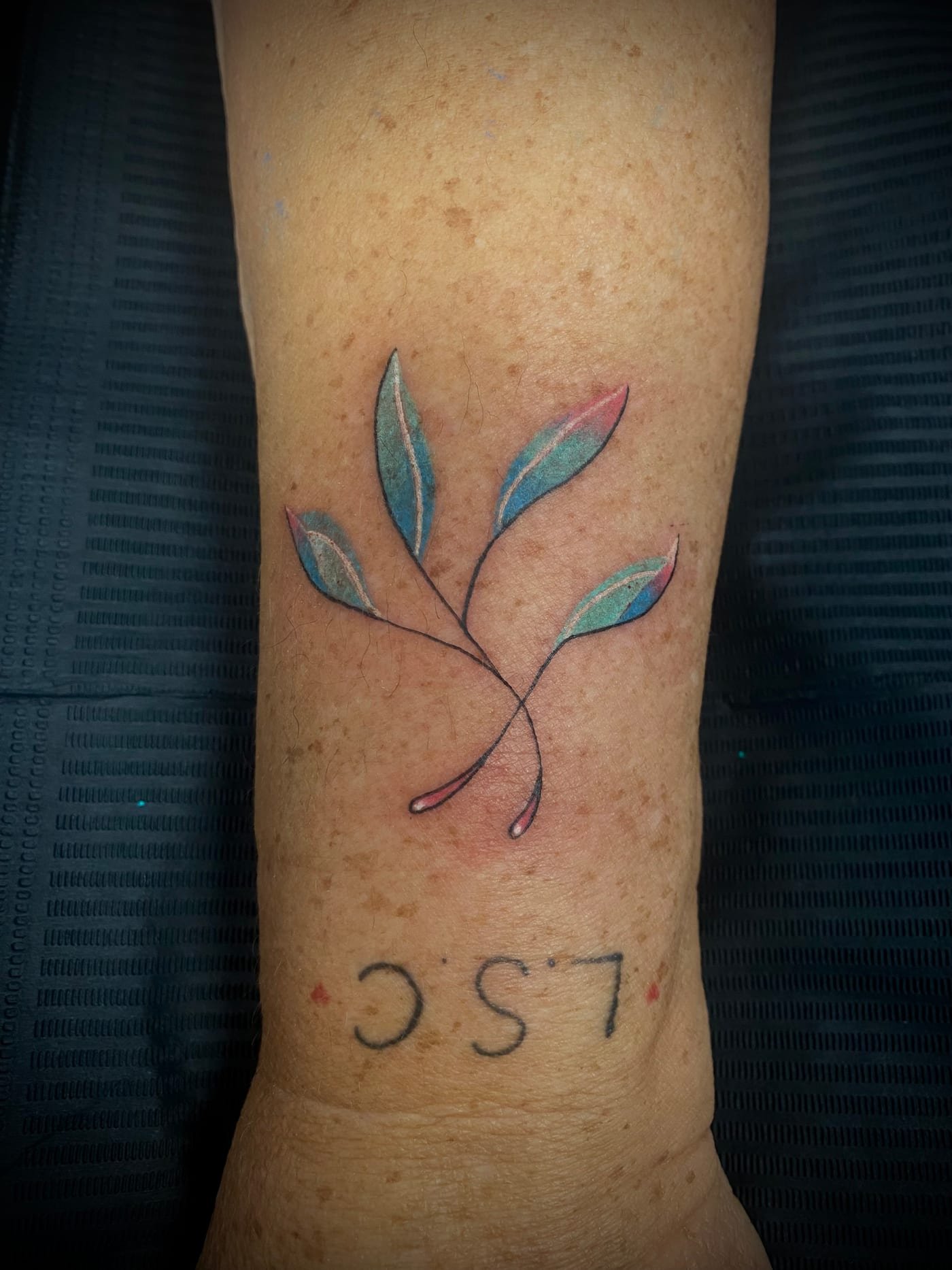 Tatouage @allrunes Instagram